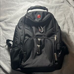 NWOT Swiss Gear Black Backpack 18x13x6”